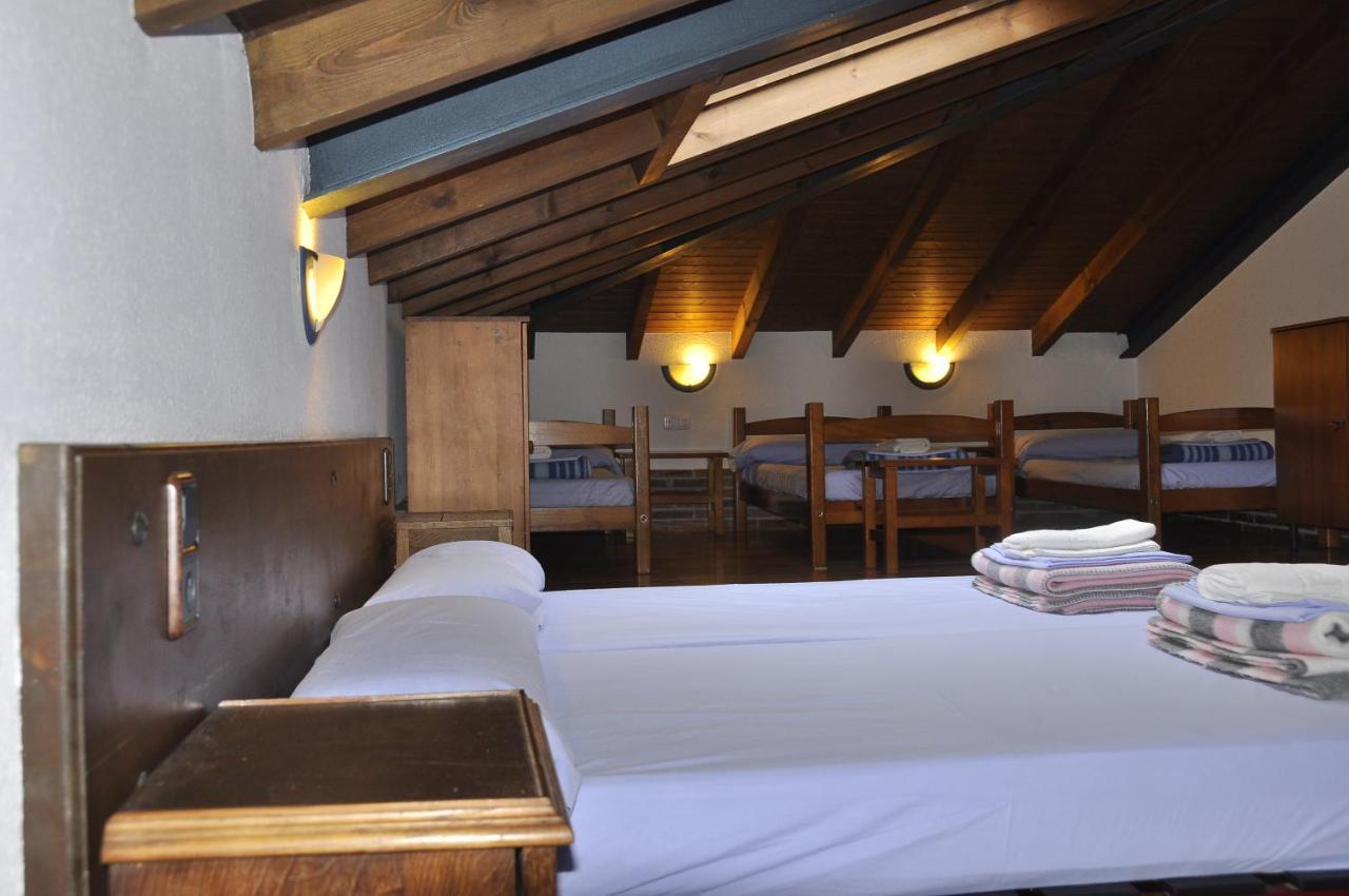 Casa De La Montana Albergue Turistico Avín Cameră foto
